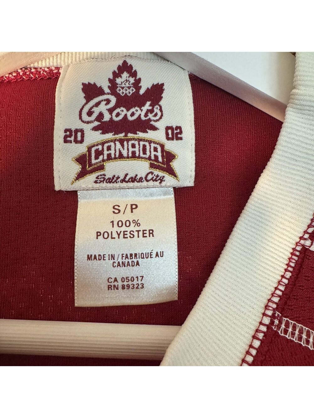 Roots 2002 Salt Lake City Olympics Team Canada Jersey Small Made in Canada Y2K - Picture 5 of 8